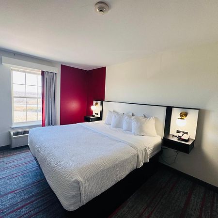 Ramada by Wyndham Sparta/At Speedway Bagian luar foto